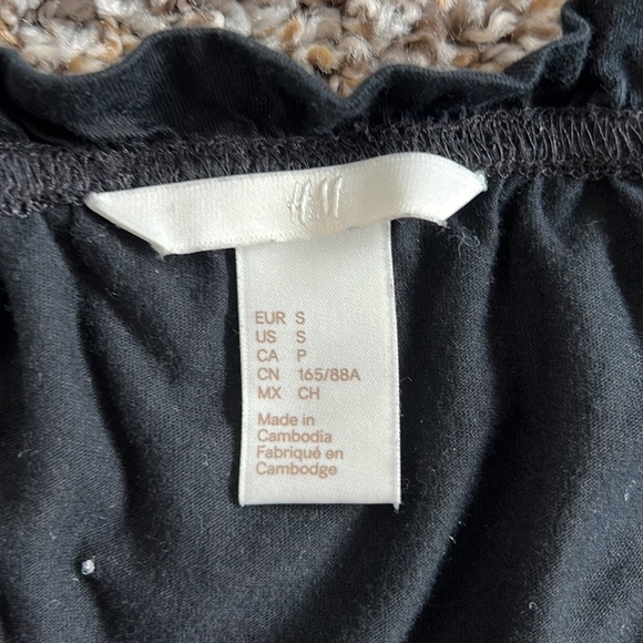 H&M off the shoulder top - Picture 3 of 3